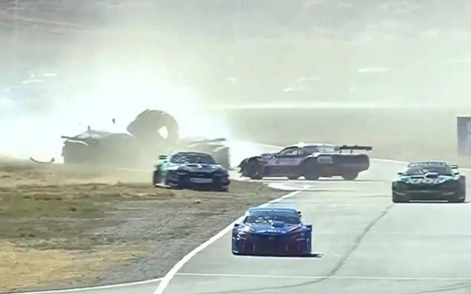 VIDEO. Tremendo accidente TC involucró al platense Gastón Mazzacane