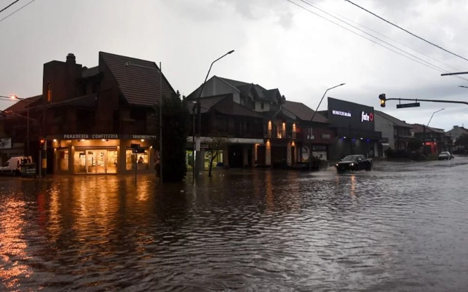 Temporal en Mar del Plata: calles anegadas y suspensión de actividades por la tormenta