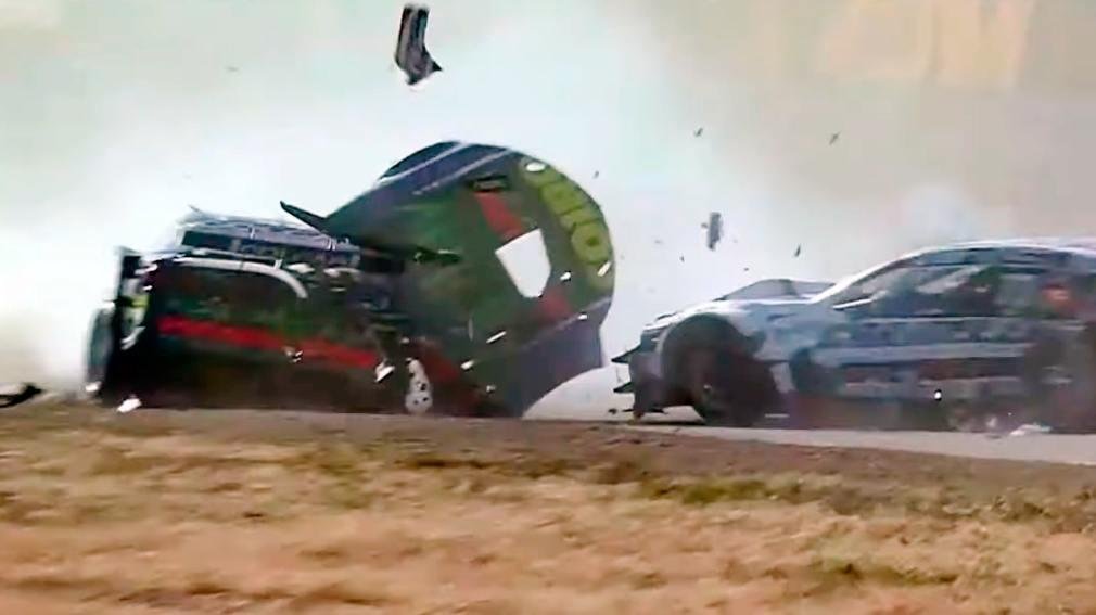 Violento choque Mazzacane y Carinelli terminaron internados
