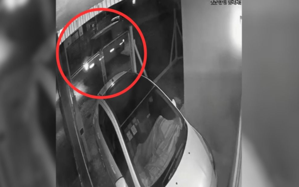 Menores aterrorizaron a una familia en City Bell: "Callen a las nenas porque las quemamos"