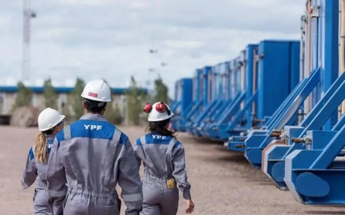 Ofertas de trabajo.- YPF busca profesionales: cómo postularse y lo que hay que saber