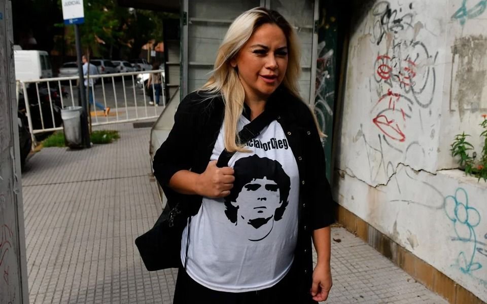 Verónica Ojeda insultó fuerte a la psiquiatra de Maradona en el tribunal: "Perra mal parida, hija de..."