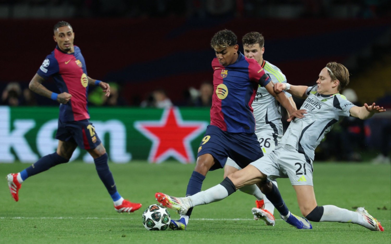 Con un Lamine Yamal brillante, Barcelona venció 3 a 1 a Benfica y clasificó a los cuartos de final de la Champions League