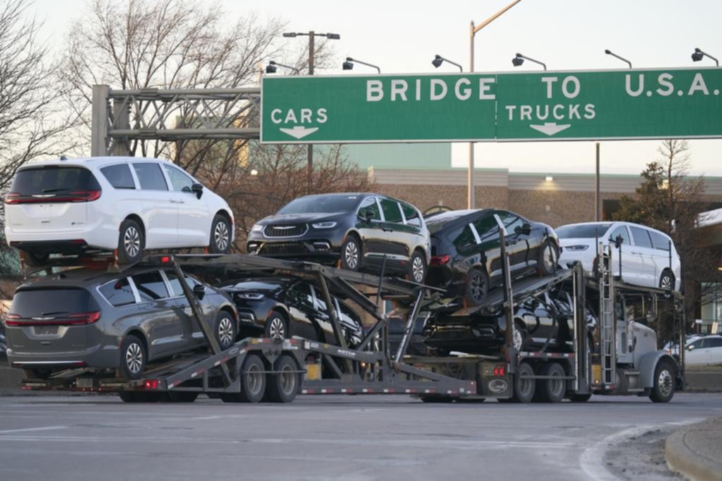 Trump va y viene con los aranceles para el acero y aluminio de Canadá