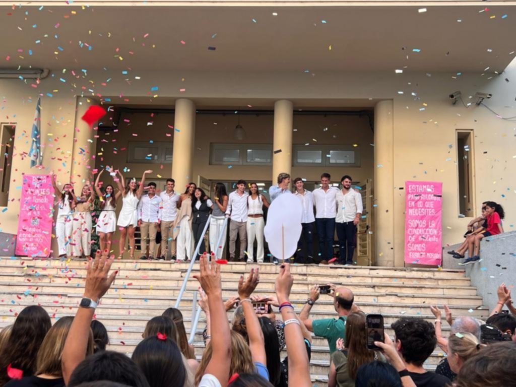 Desde el ingreso hasta el final: lo de estudiar en grupo iba en serio