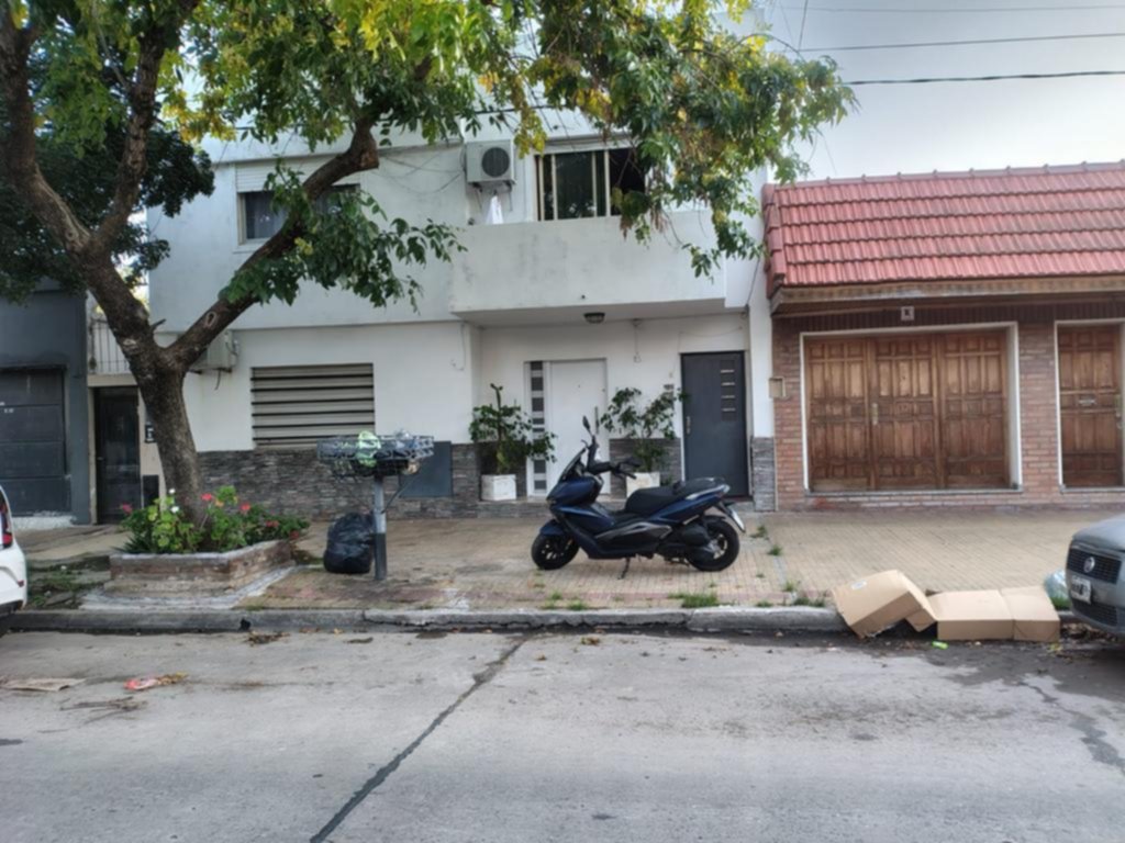 La batalla de un jubilado para estacionar en su casa