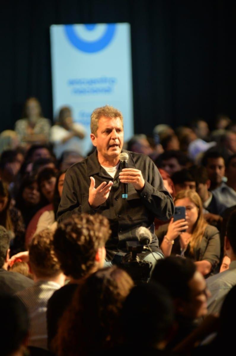Massa pidió “unidad” en el peronismo y lanzó un dardo al Gobernador