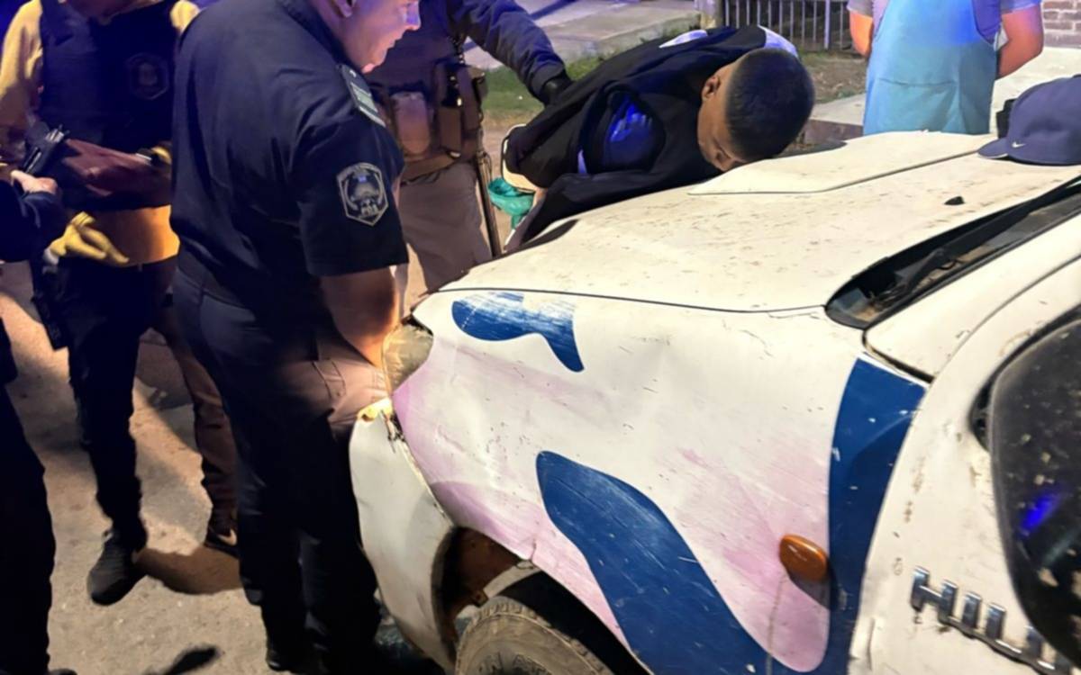 Persecución y tiros en Melchor Romero: los detenidos tenían un chaleco antibalas de la policía