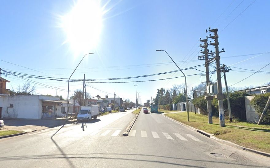 Nuevas luminarias en Los Hornos y Arturo Seguí: ¿a qué barrios y localidades les tocará después?