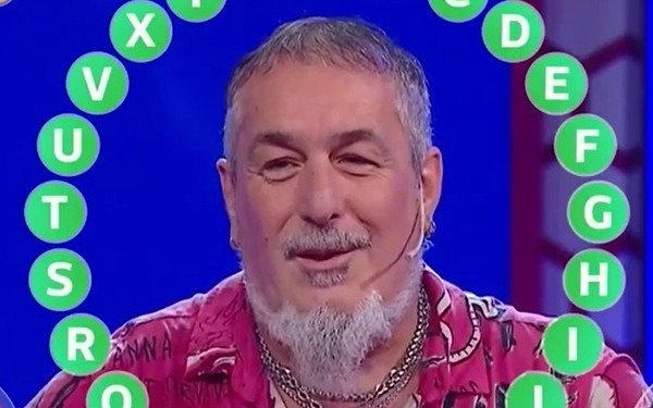 "Mono" de Kapanga gana 2 millones en TV y donó el premio a un refugio de animales