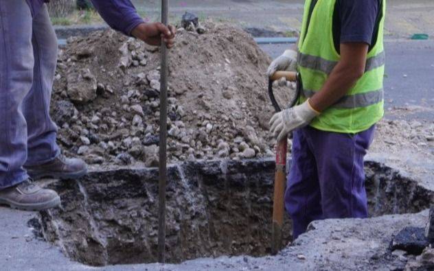 Falta de agua en La Plata: a qué barrio afecta este martes una obra de Absa
