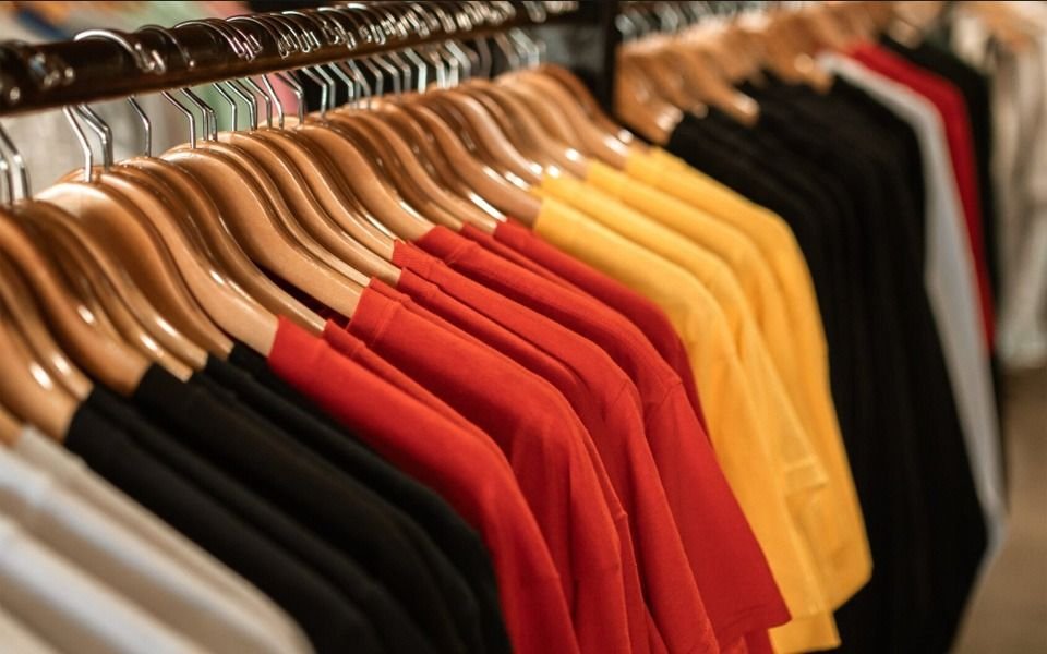 La industria textil, la baja de aranceles a importaciones y el impacto en los precios