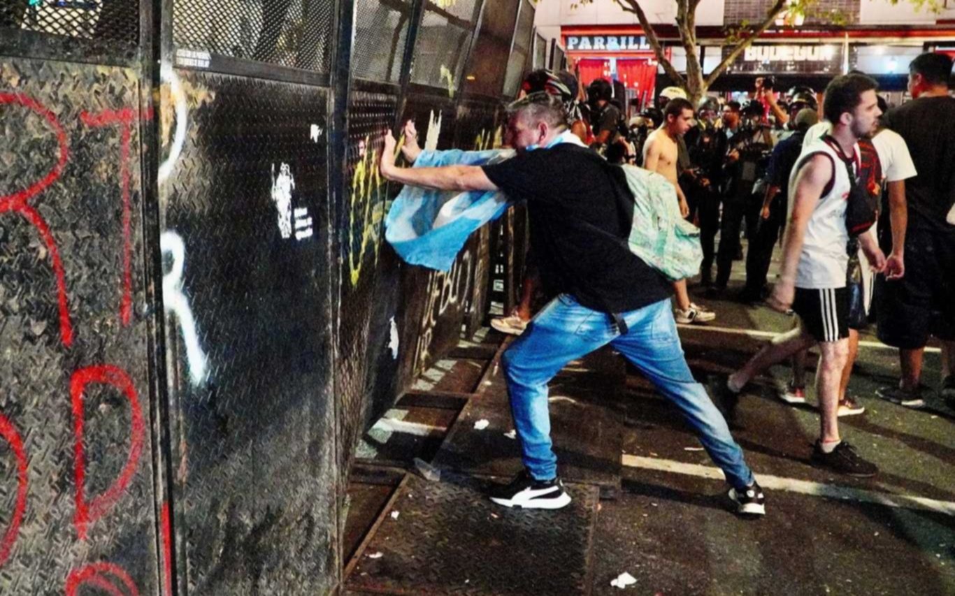 Marcha en el Congreso: hubo algunos incidentes aislados durante la desconcentración 