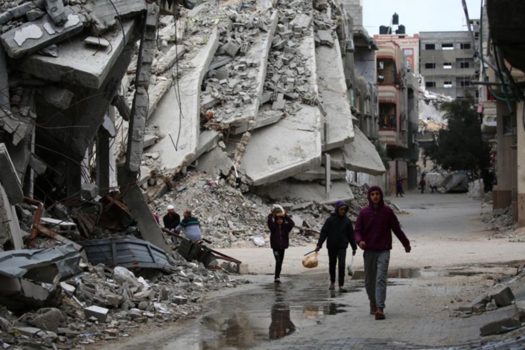Israel amplía su ofensiva en Gaza mientras Hamás lanza cohetes a Tel Aviv