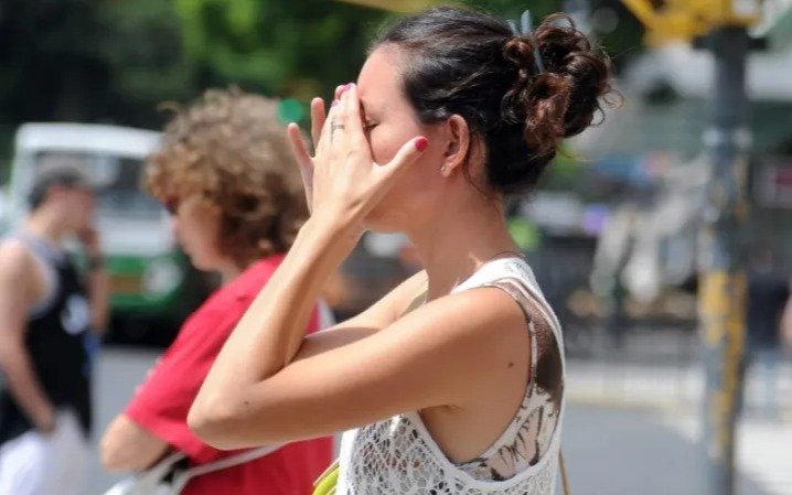 Más calor en La Plata y sube la humedad en un viernes "pegajoso": ¿Llueve o no llueve el finde?
