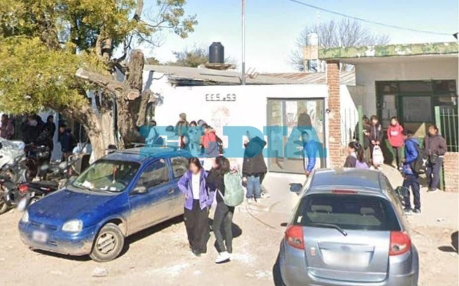 Más problemas con el inicio de las clases en las secundarias de La Plata: otro reclamo por falta de profesores