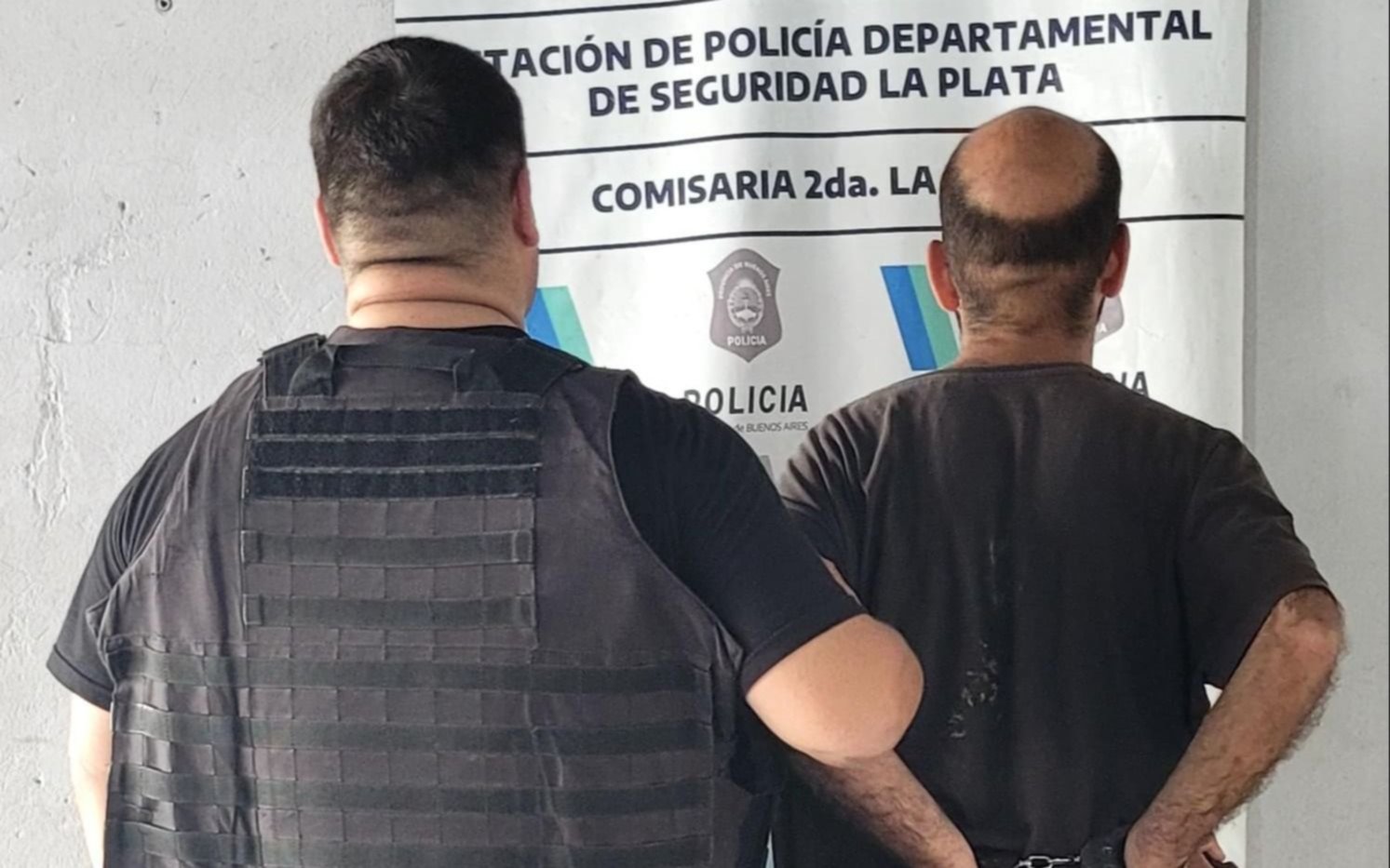 Le pegó dos piñas a una mujer en Plaza Italia: preso