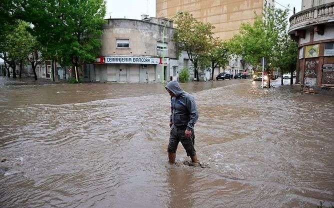 Entre el dolor, la reconstrucción y otra vez lluvias: Bahía Blanca vuelve a estar en alerta