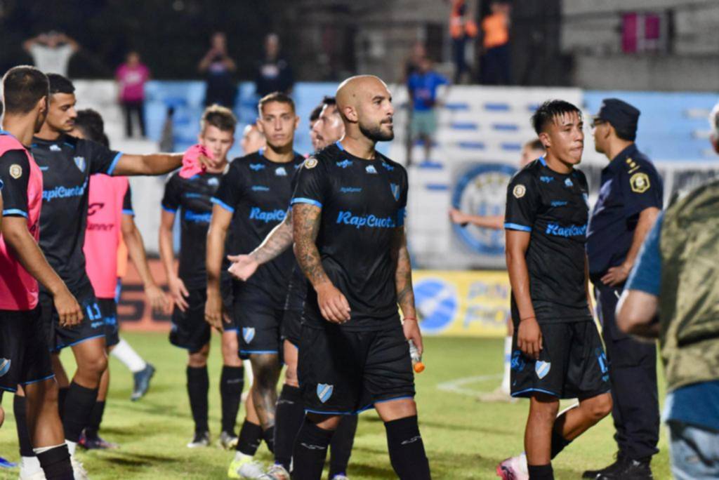 Brown de Adrogué pone a prueba a San Carlos