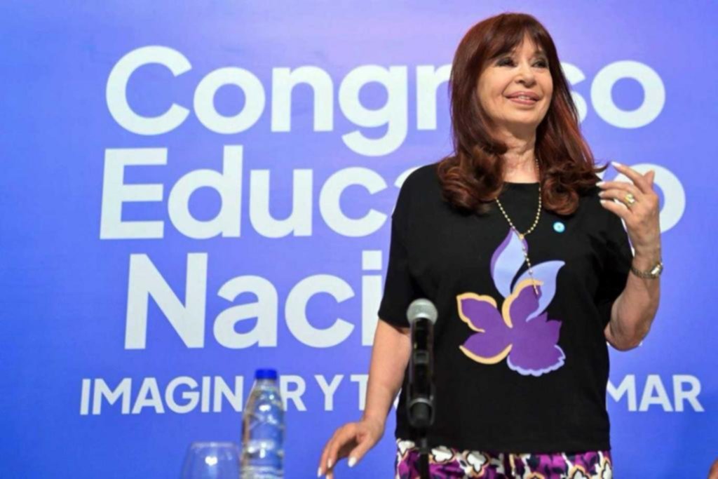 Cristina, muy crítica: palos a Milei y al “PJ con peluca”