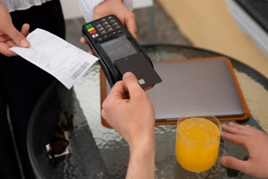 De a poco, se hace lugar el pago electrónico de la propina en la Ciudad
