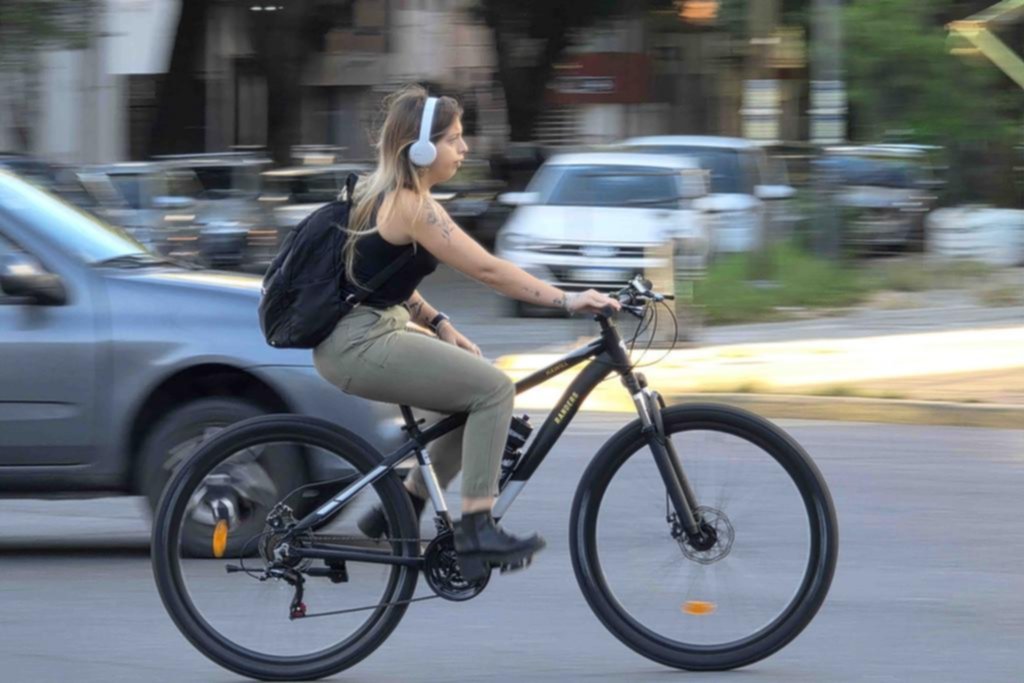 Sube el riesgo de sordera en jóvenes: más consultas