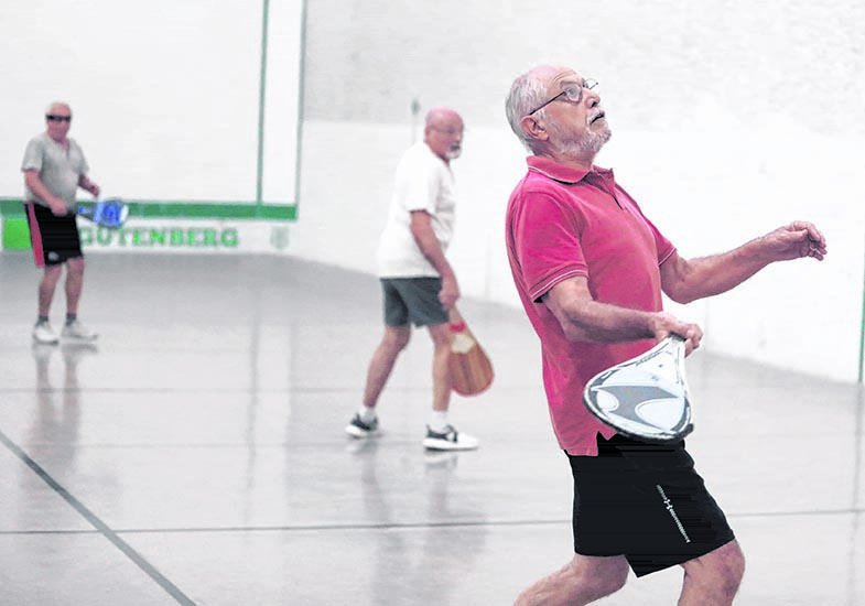 La idea del deporte sin fin armó un torneo de paleta +70 en el Club Gutenberg