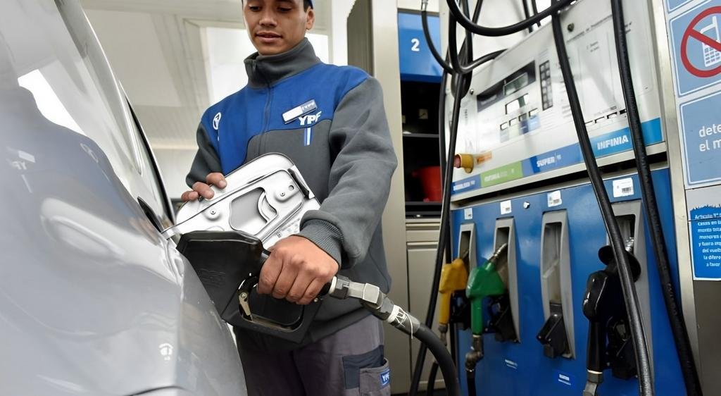 Abril llega con subas en varios servicios, pero por debajo de la inflación