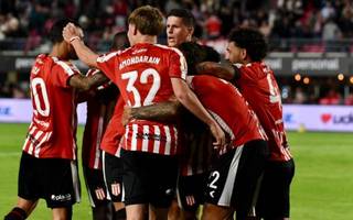 Estudiantes goleó 5 a 0 a Central Córdoba y rindió un merecido homenaje a Marcos Conigliaro