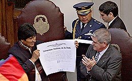 Evo Morales recibió título Doctor Honoris Causa de la Universidad