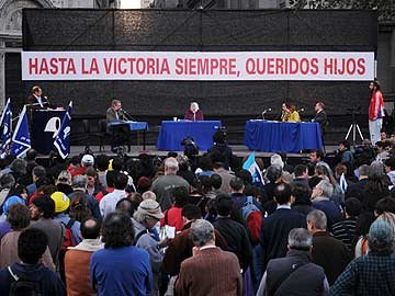 Madres de Plaza de Mayo 
realizaron simulacro de 
juicio a periodistas