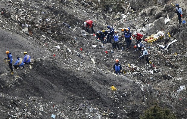 Hallan la segunda caja negra del avión 
que se estrelló en Los Alpes