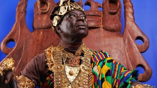 Rey de Ghana es mecánico en Alemania y gobierna por Skype