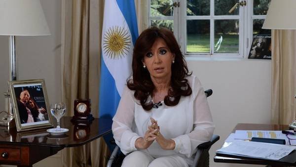 Cristina vinculó a Nisman con los fondos buitres