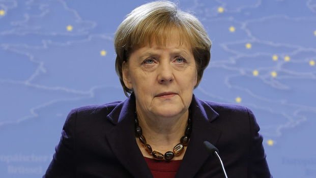Merkel: "Hay que impedir más muertes 
en la puerta de nuestra casa"