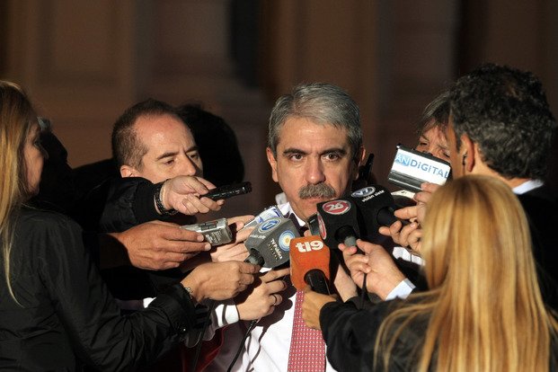 Para el Gobierno denuncia de Nisman fue para "ensuciar la imagen" de la Presidente