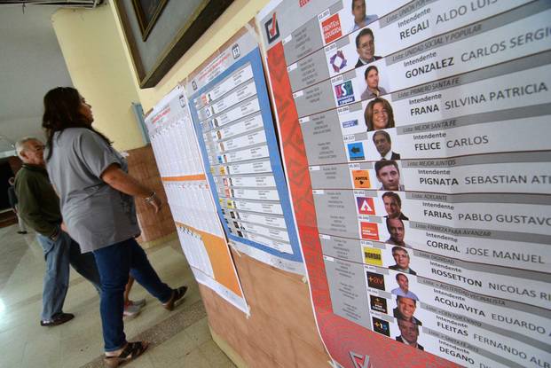 En Santa Fe aún no se contaron 200 mil votos y hay escándalo