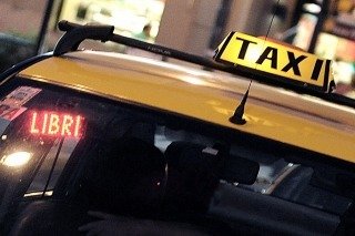 Allanaron la casa del taxista acusado de violar a joven
