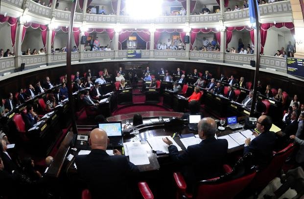 Con críticas de la oposición, es ley la emergencia para obras