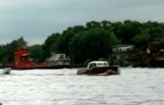 Buscan al hijo de Storani tras choque de lanchas en el río Luján