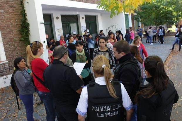 Por tercer día consecutivo impiden el ingreso a Escuela 16