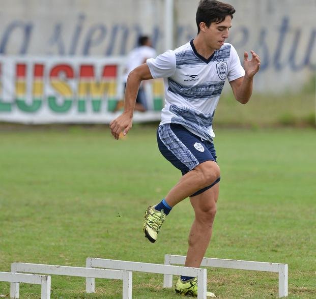Faravelli le gana la pulseada a Alvaro