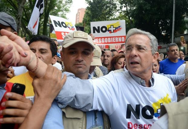 Colombia: marchas contra Santos y el diálogo de paz