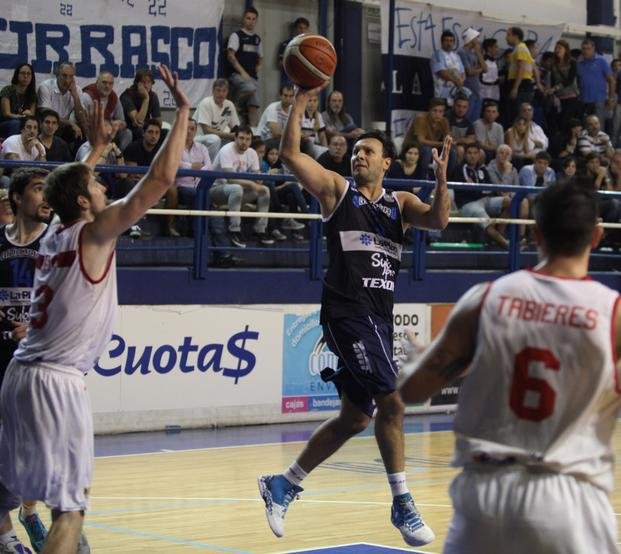 El Lobo quedó a un juego de la serie