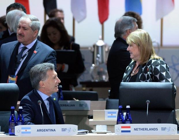 El massismo quiere que Macri "explique su situación" por cadena nacional