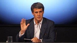 Prat Gay: "estamos cuidando a los que menos tienen"
