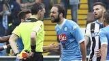 La violenta reacción que tuvo Higuaín le saldría muy cara: suspensión, multa y sin Botín de Oro