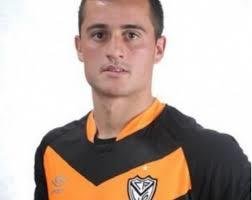 El dengue también golpea al fútbol: un jugador de Vélez Sarsfield afectado por la enfermedad