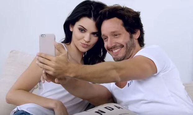 Benjamín Vicuña y Kendall Jenner, juntos en una publicidad que va a dar que hablar
