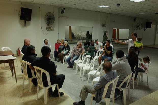 Vecinos de Hernández salieron a pedir mayor presencia policial